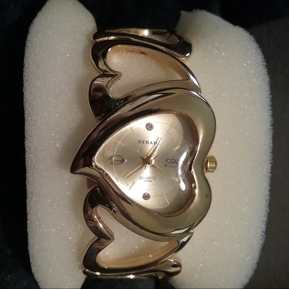 STRADA Heart Cuff Watch - Picture 3 of 5
